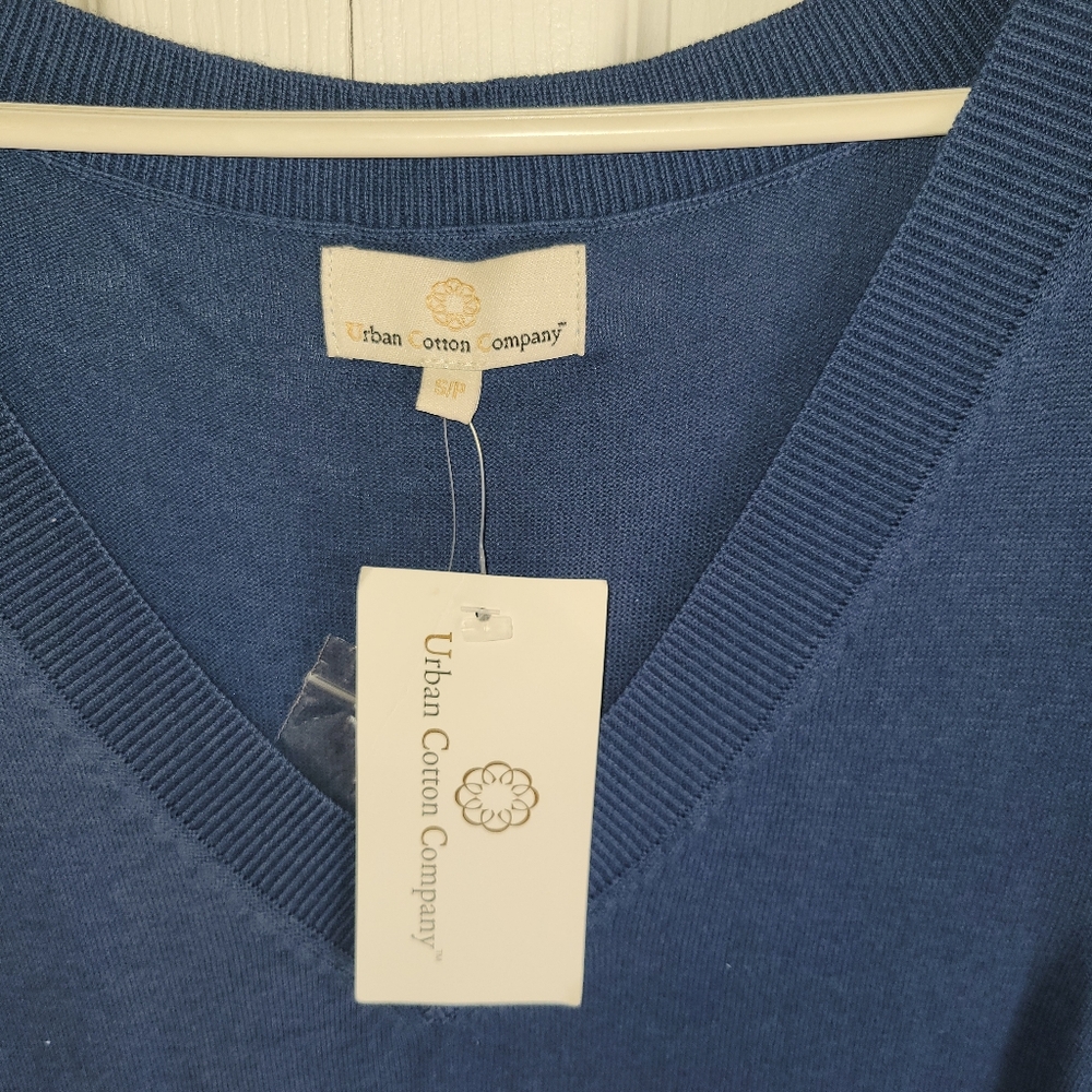 Women's Plus Size Blue Sleeveless Light Weight Sweater Shell Top